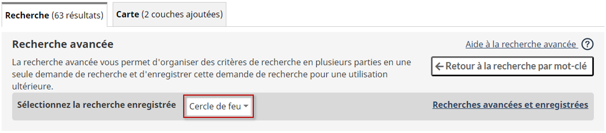 Capture d'écran du bloc de Recherche avancée activé, indiquant l'emplacement de la boîte Sélectionner la recherche enregistrée, où vous pouvez confirmer votre sélection.