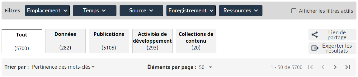 Capture d'écran de la barre des filtres avec les enregistrements correspondants renvoyés pour une recherche particulière répertoriés en dessous, par catégorie, à l'aide d'une interface à onglets